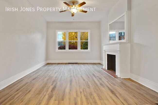 Photo - 608 Niagara St Unit Lower