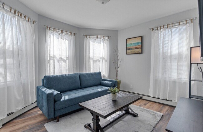 Building Photo - 346 Admiral St Unit ID1373619P