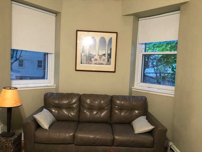 Building Photo - 318 Tappan St Unit A