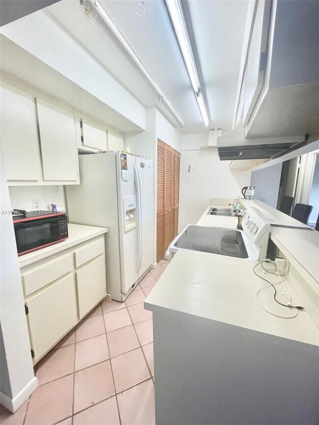 Photo - 5200 NE 6th Ave Unidad A