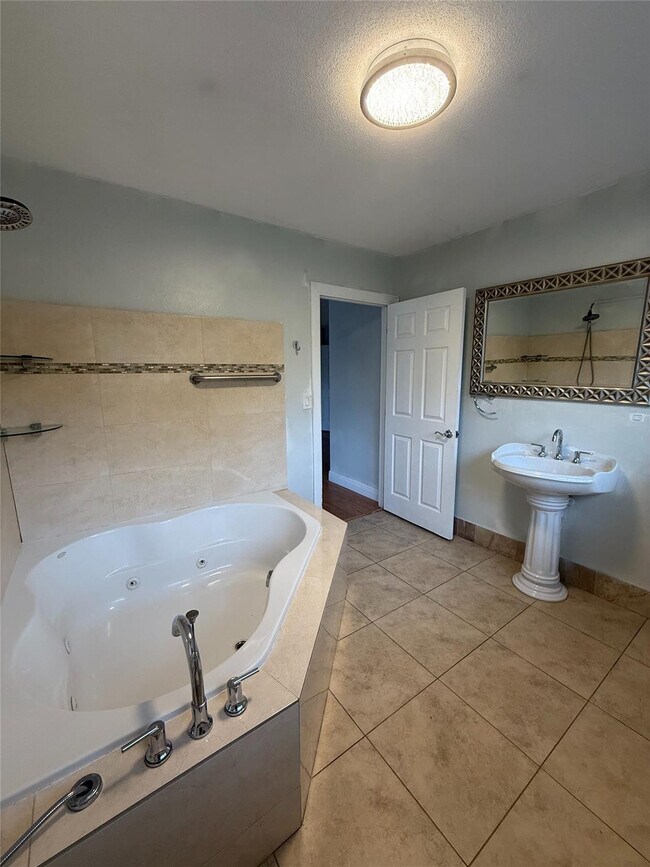 Photo - 4021 SW 1st St