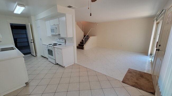 Building Photo - 422 N Beth St Unit B Rental