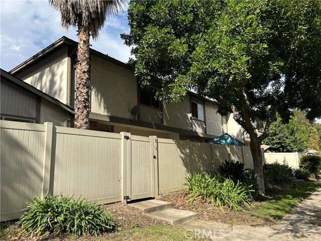 Photo - 511 D St Townhome
