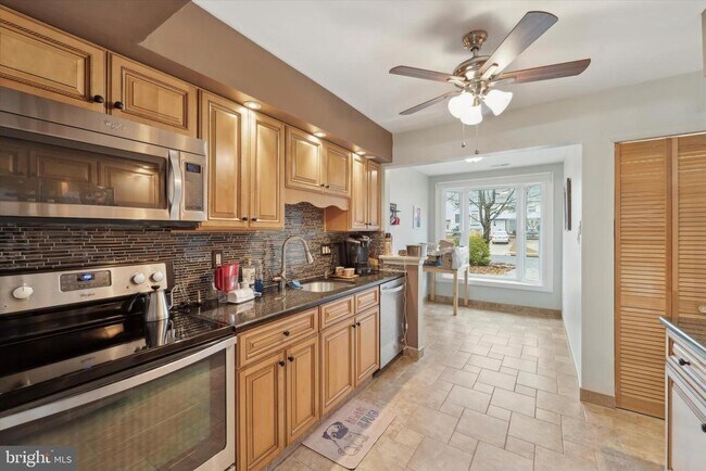 Photo - 77 Kanabe Dr