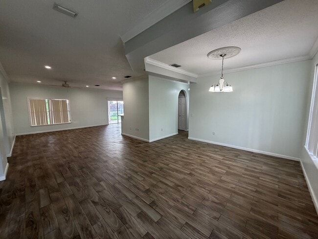 Photo - 1642 Stanley Ave
