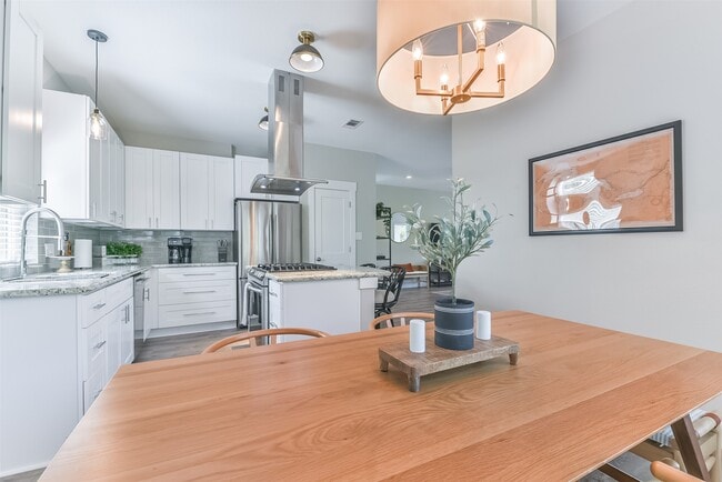 Photo - 1799 E Winn Ave