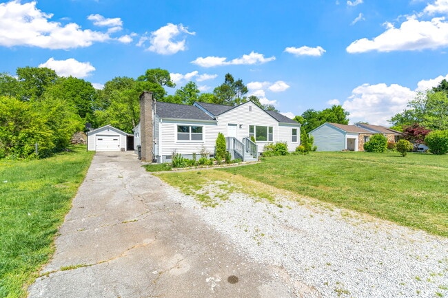 Photo - 5700 Ridgefield Rd