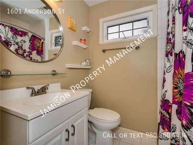Photo - 1601 Anderson St