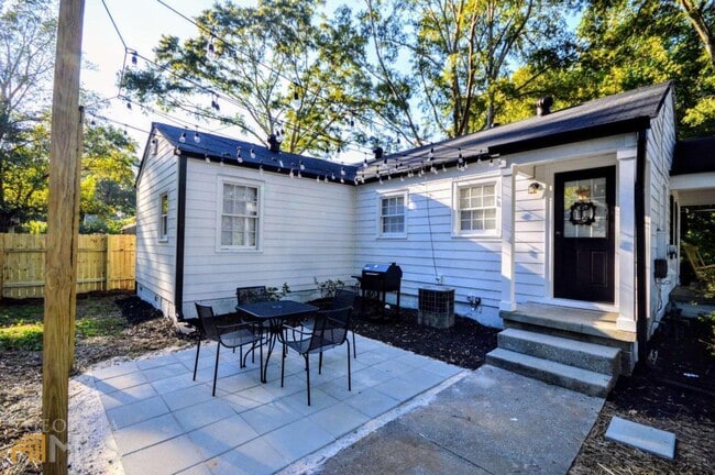 Photo - 94 Cochran Rd SE