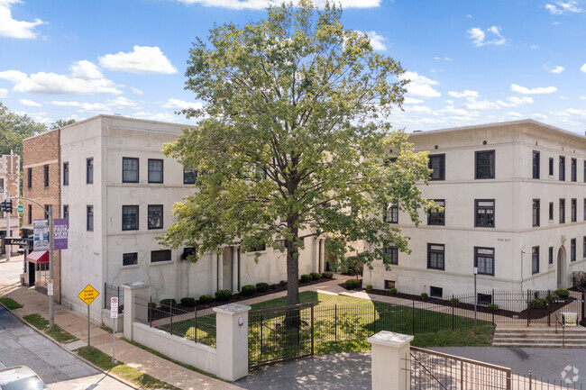 Building Photo - 603 Westgate Ave Unit 603B Rental