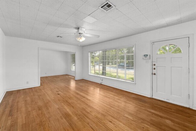 Photo - 6206 Nasco Dr