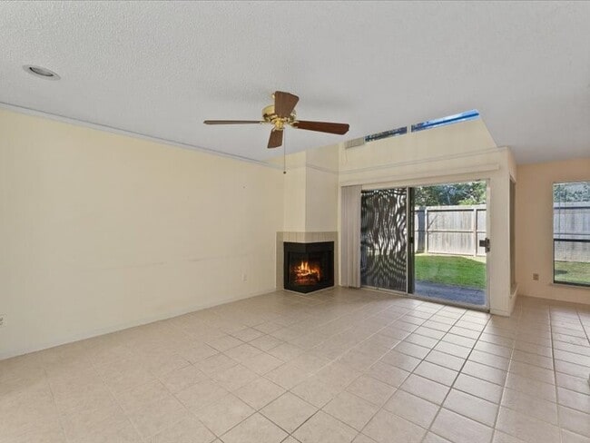 Building Photo - 3317 Golden Trails Dr Unit 807