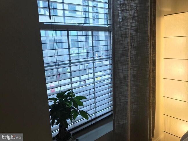 Photo - 906 Arch St Unit THIR FLOOR