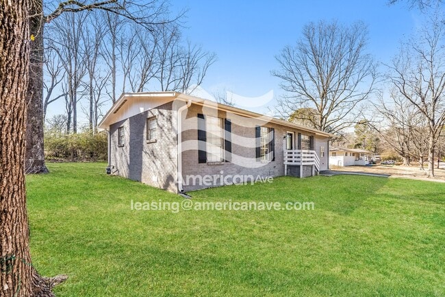 Photo - 304 Elm St SE