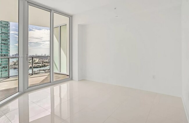 851 NE 1st Ave Unit 3407AB