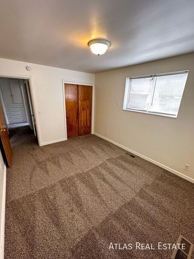 Photo - 1365 Emery St W Unit B3