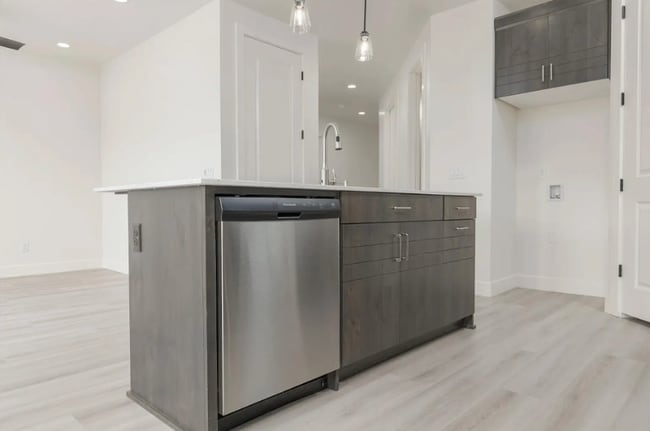 Photo - 293 S 1930 W