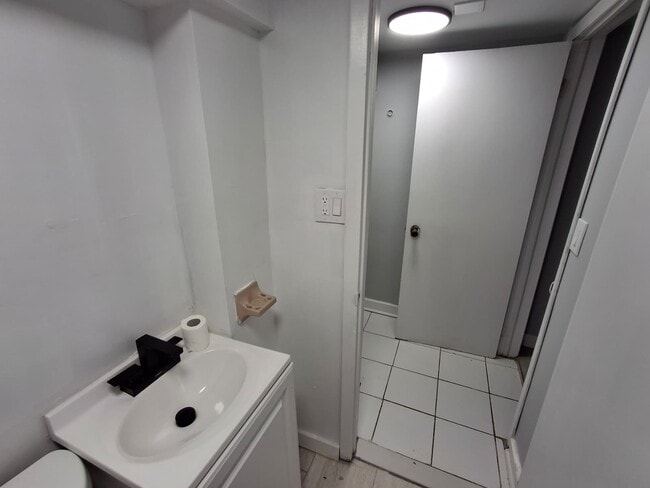 Photo - 27 Lexington Ave