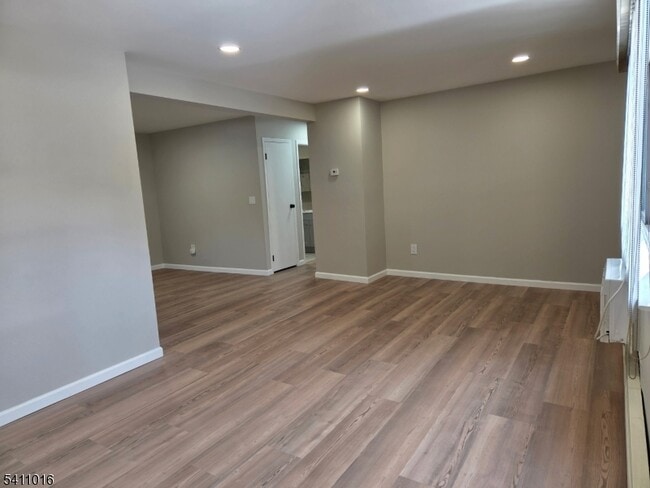 Photo - 645 Cricket Ln