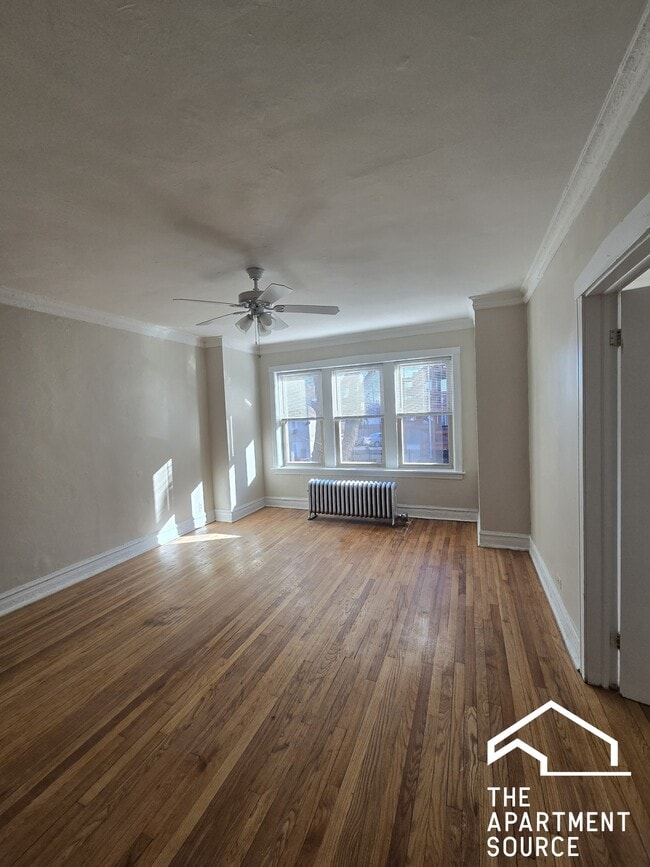 Photo - 2956 W Belle Plaine Ave Unit 2