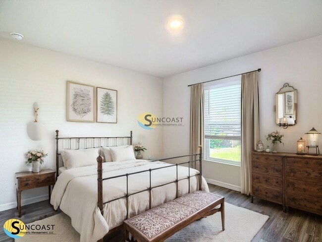 Building Photo - 5994 E Willow St