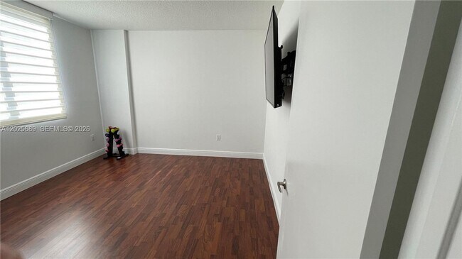 Photo - 18800 NE 29th Ave