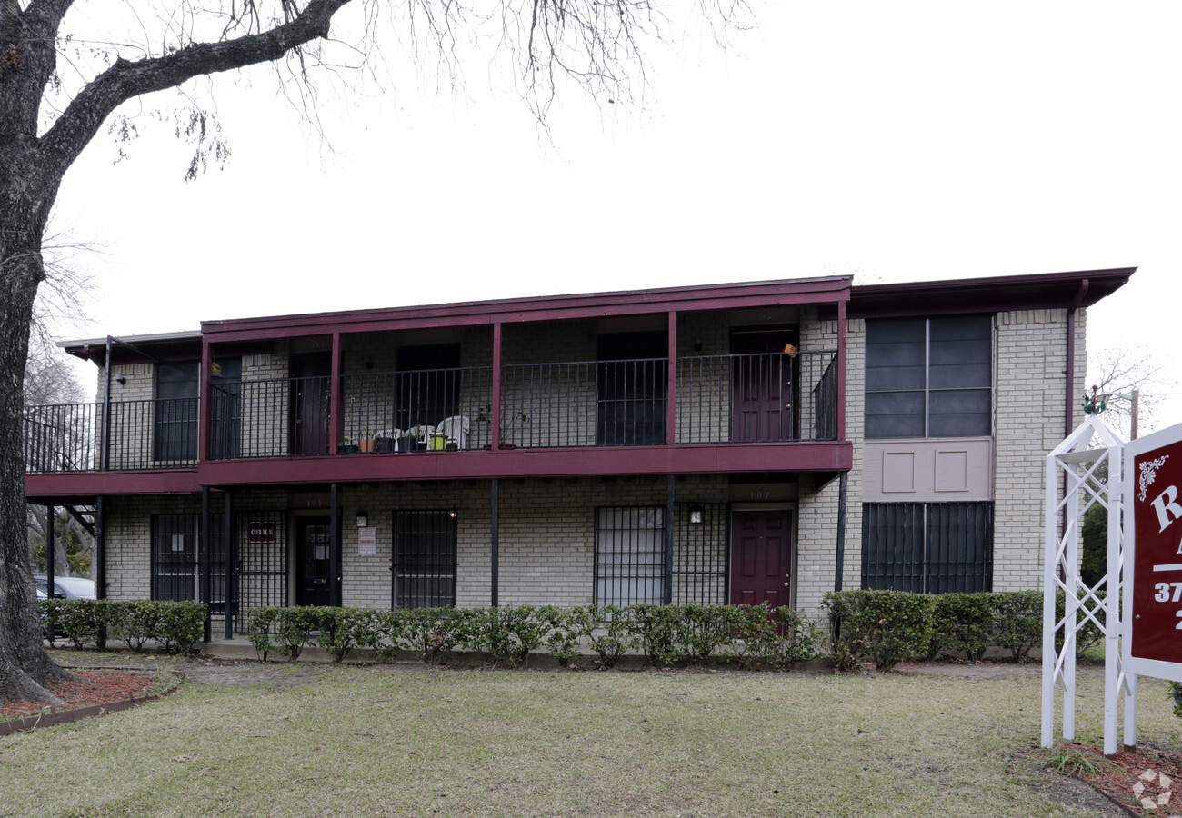 Rosa Vista Apartments - Rosa Vista Apartments