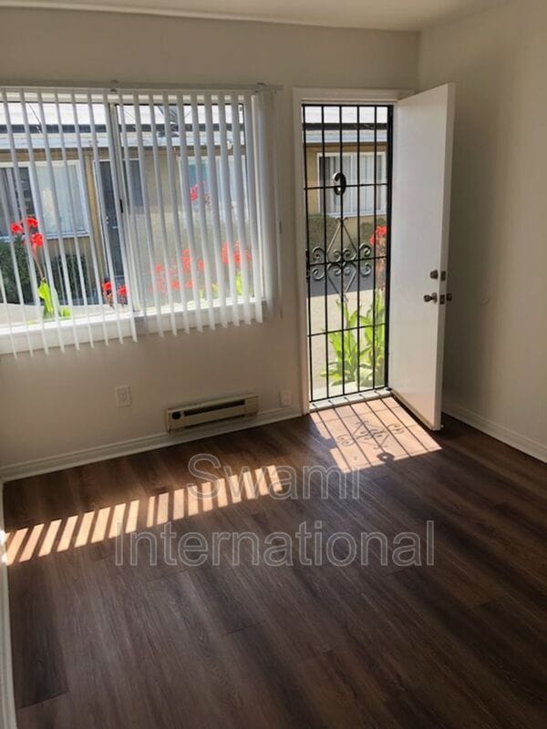 Photo - 4542 W Imperial Hwy Unidad #C