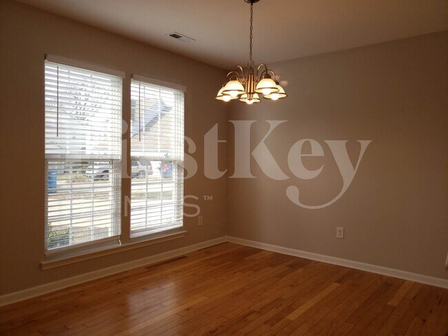 Photo - 6632 Courtland St