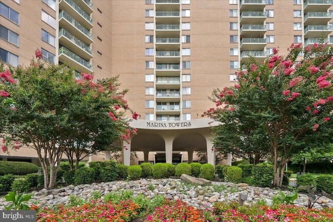 Building Photo - 501 Slaters Ln Unit 907 Rental