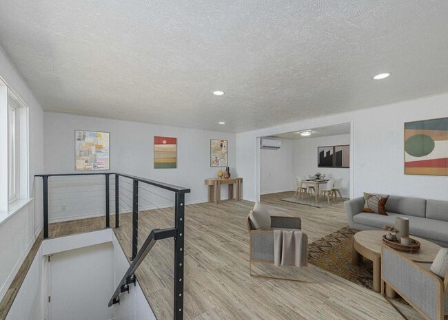 Photo - 266 NW Riverside Blvd