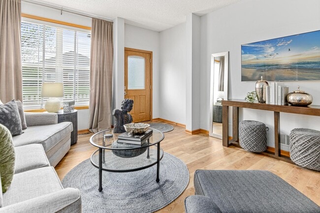 Photo - 1994 Bluestem Ln