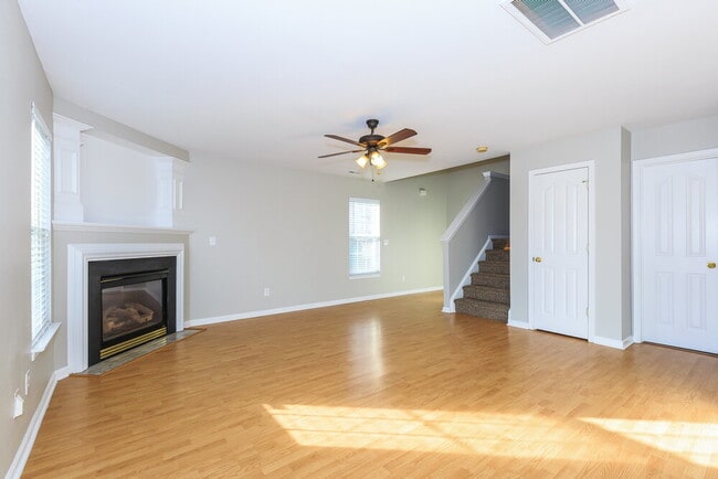 Photo - 10305 Green Hedge Ave