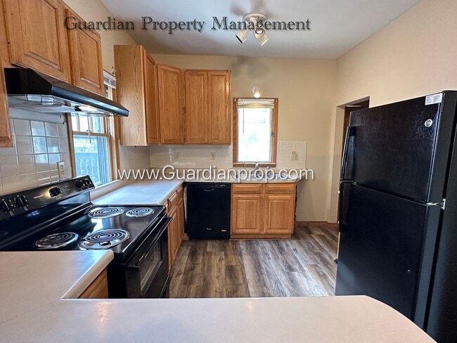 Photo - South Minneapolis SFH, Fenced Yard, 1 Car Garage, Dishwasher, Laundry, October Availability