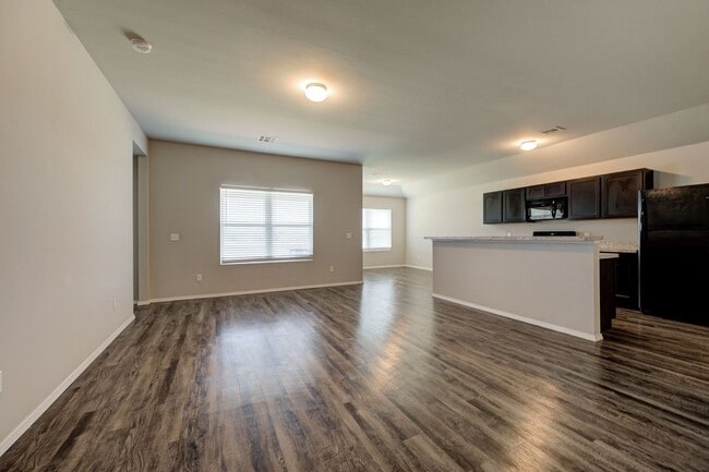 Photo - Beautiful 4BD/2BTH with a 2 car garage in Sienna Ridge Community