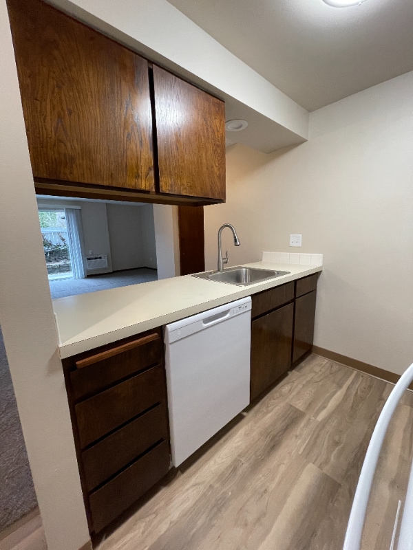 Building Photo - 2715 W Euclid Ave Rental