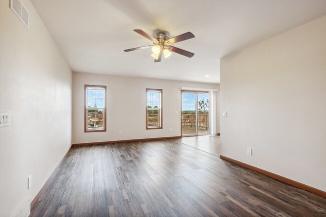 Photo - 1814 Fjord Pass