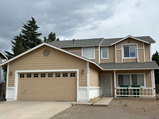 Building Photo - 4 bedroom 2.5 bath in NW Suburban Reno Rental