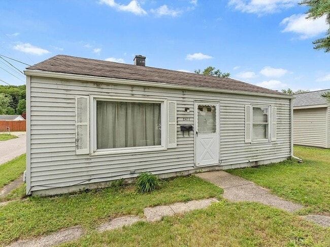 Building Photo - 2411 Delaware St
