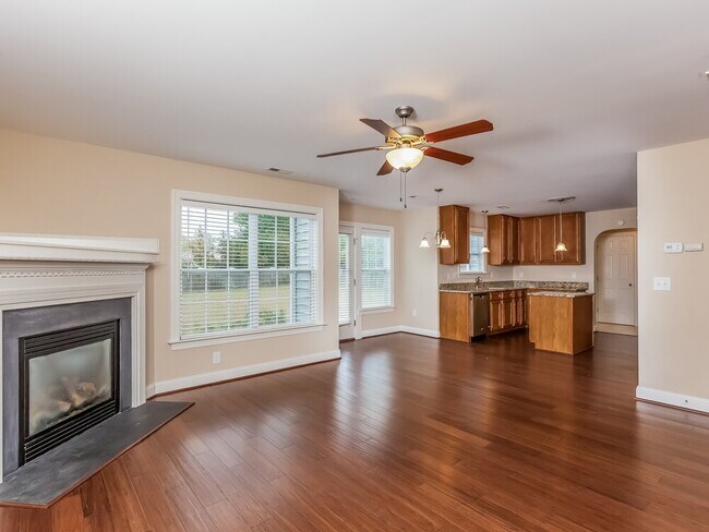 Photo - 601 Monterey Pine Dr