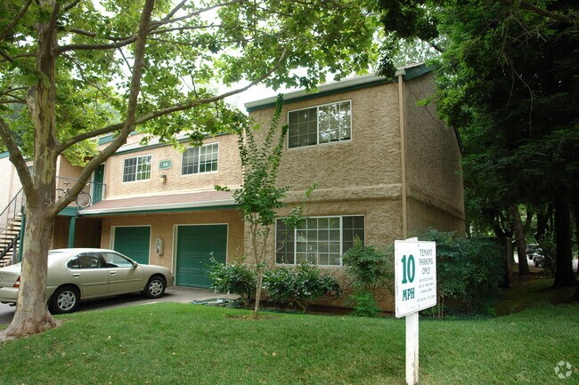 Building Photo - Humboldt Park Rental