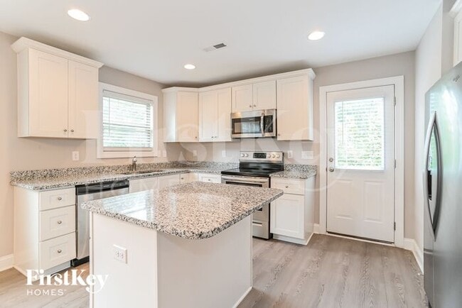 Photo - 1007A W A St