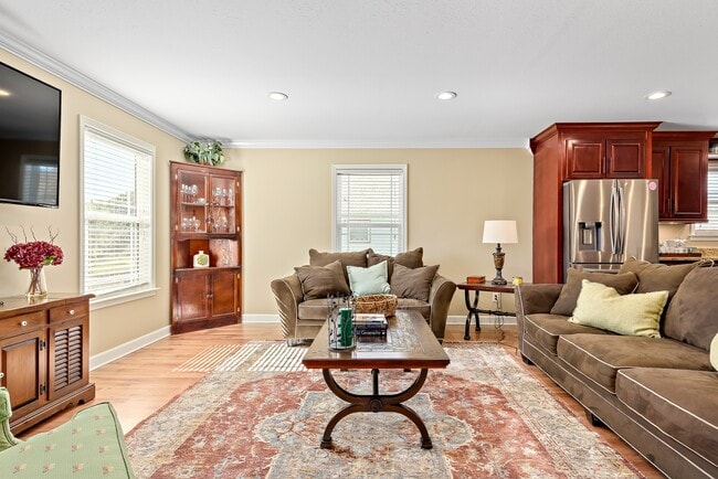 Photo - 304 Squirrel Hollow