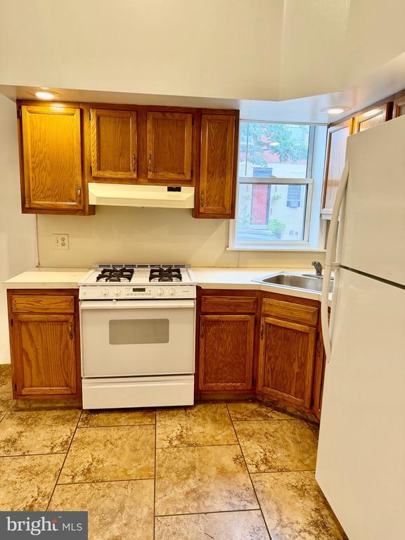 Photo - 1323 Tasker St
