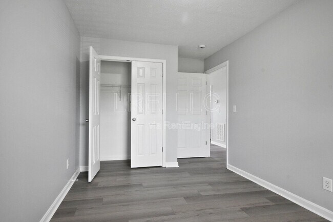 Photo - 300 Keeneland Dr Unit 2b