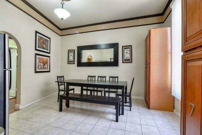 Photo - 468 S 6th St
