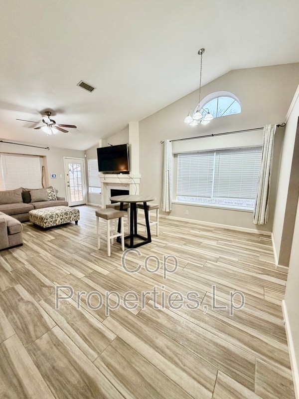 Photo - 6338 Broadmeadow