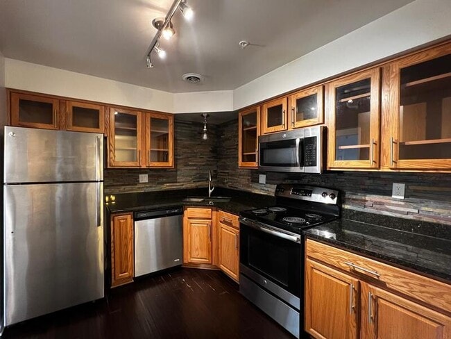 Photo - 2045 W 45th St Unit 203