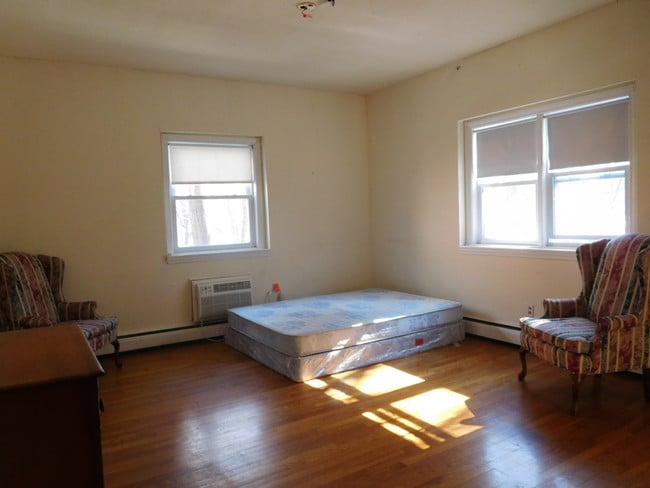 Photo - 2018 Commonwealth Ave Apartamentos