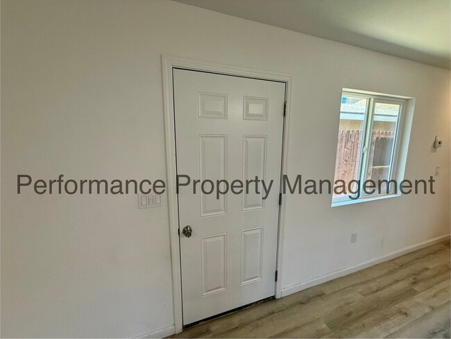 Photo - 1417 Oregon St Unit B